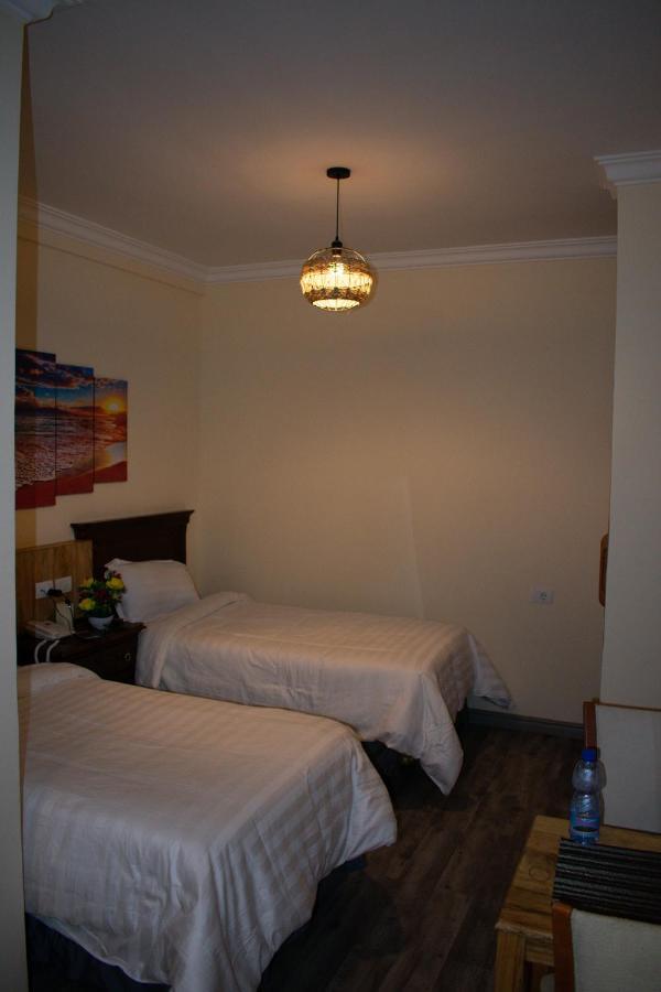 Choice Guest House 2 แอดดิสอาบาบา ภายนอก รูปภาพ